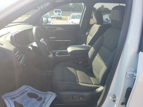 New 2026 Chevrolet Traverse LT w/ Sun and Wheel Package image 17