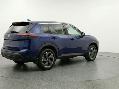Used 2025 Nissan Rogue SV FWD image 9