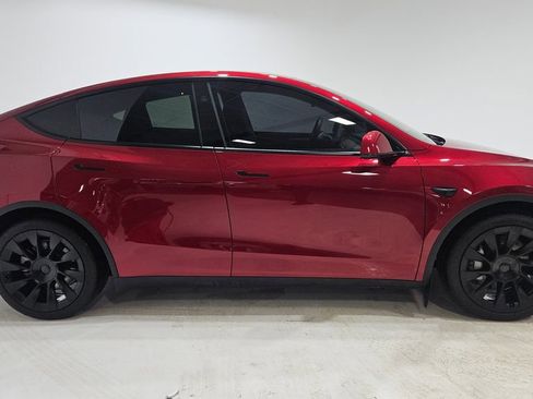 Used 2025 Tesla Model Y Long Range image 8