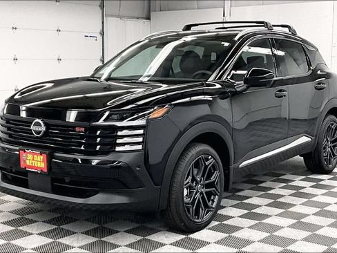 New 2026 Nissan Kicks SR w/ SR Premium Package AWD/4WD image 2