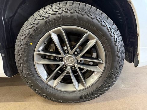 Used 2018 Lexus GX 460 Premium w/ Premium Package AWD/4WD image 35