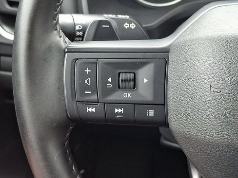 Used 2025 Nissan Rogue SV AWD/4WD image 20