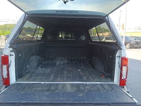 Certified 2022 Ford F350 Lariat w/ Lariat Ultimate Package AWD/4WD image 32
