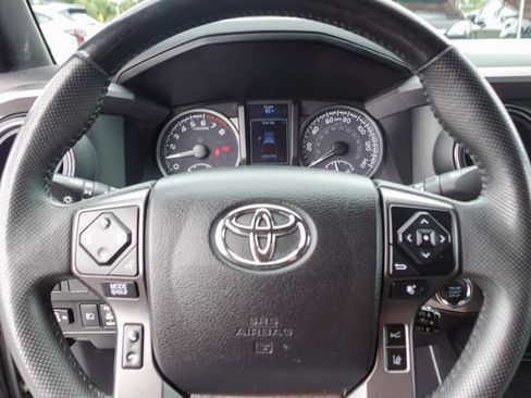 Certified 2021 Toyota Tacoma TRD Off-Road w/ Technology Package AWD/4WD image 15