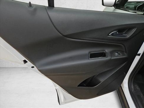 Used 2022 Chevrolet Equinox LT image 12