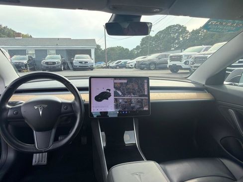 Used 2018 Tesla Model 3 Long Range RWD image 23