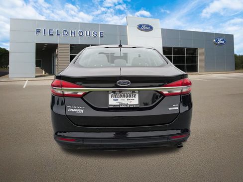Used 2018 Ford Fusion SE w/ Fusion SE Technology Package FWD image 6