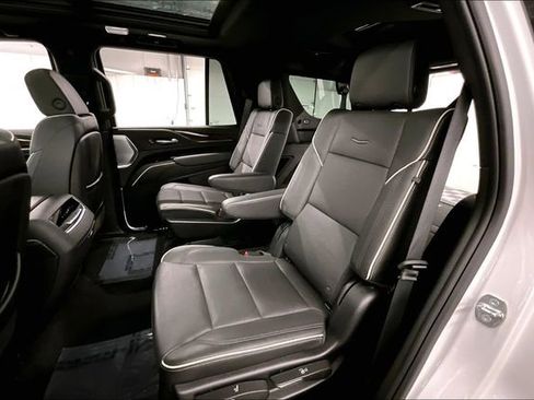 Used 2023 Cadillac Escalade Premium Luxury w/ Performance Package AWD/4WD image 25