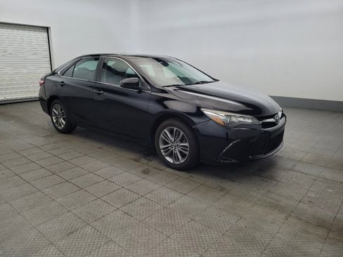 Used 2017 Toyota Camry SE w/ Moonroof Package FWD image 11