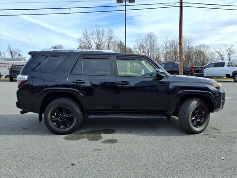 Used 2018 Toyota 4Runner SR5 image 3