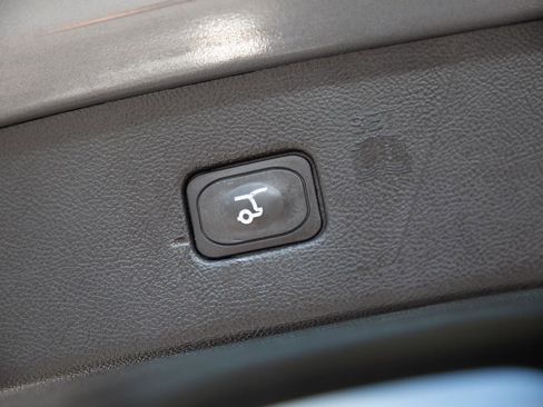 Used 2024 Ford Edge Titanium image 25