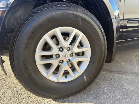 Used 2020 Nissan Frontier SV image 5