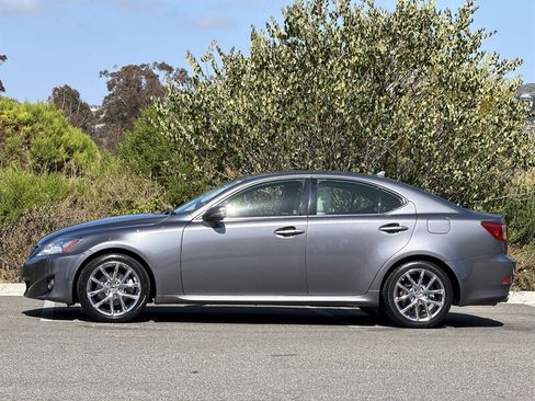 Used 2012 Lexus IS 250 w/ Premium Pkg Value Edition RWD image 3