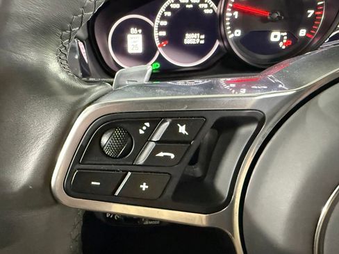 Used 2022 Porsche Cayenne GTS AWD/4WD image 38