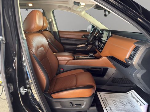 Used 2022 Nissan Pathfinder Platinum w/ Cargo Package image 17