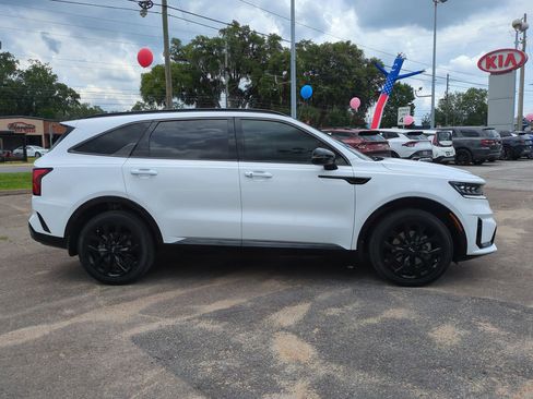 Certified 2023 Kia Sorento SX FWD image 4
