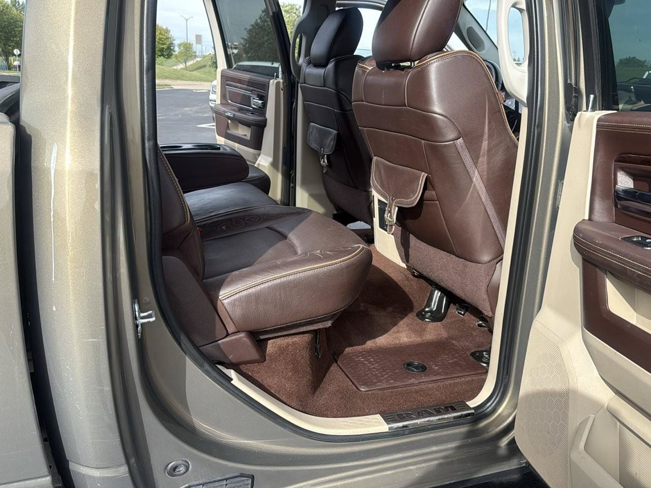 Used 2014 RAM 3500 Laramie Longhorn w/ Convenience Group AWD/4WD image 37