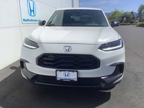 Used 2025 Honda HR-V Sport image 9
