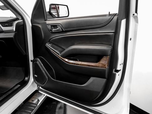 Used 2017 Chevrolet Tahoe LT w/ LT Signature Package image 39