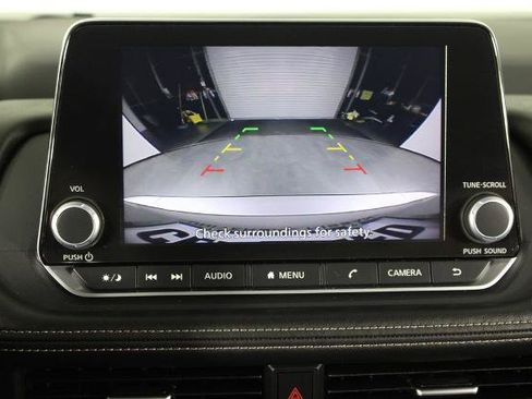Certified 2025 Nissan Rogue SV FWD image 30