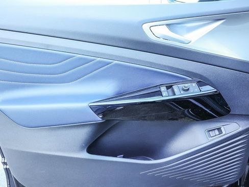 New 2026 Volkswagen ID.4 Pro S image 32