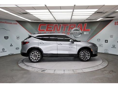 Used 2025 Chevrolet Blazer RS FWD image 5