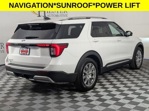Used 2025 Ford Explorer Platinum RWD image 7