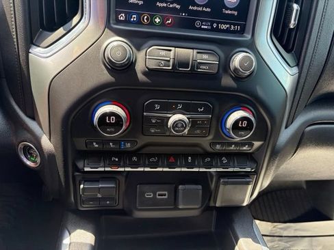 Used 2021 Chevrolet Silverado 1500 LTZ AWD/4WD image 13