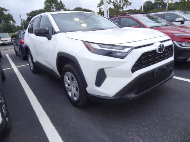 Used 2025 Toyota RAV4 LE AWD/4WD image 3