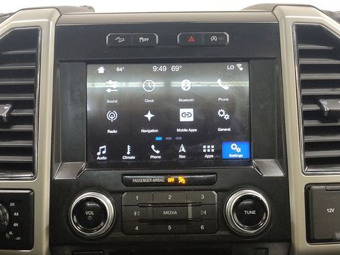 Used 2017 Ford F150 Lariat w/ Equipment Group 502A Luxury AWD/4WD image 25