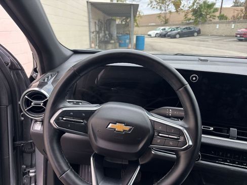 Used 2025 Chevrolet Equinox LT image 34