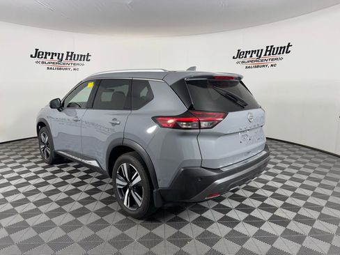 Used 2023 Nissan Rogue SL w/ SL Premium Package image 8