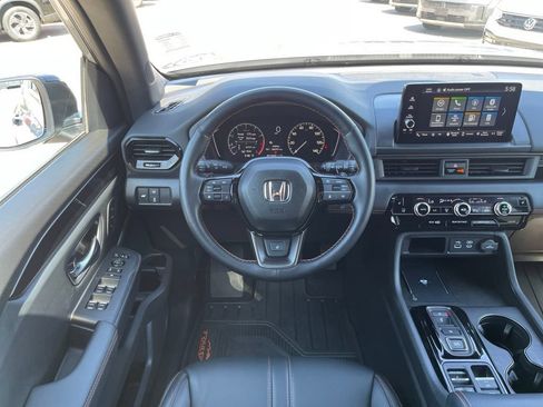 Certified 2025 Honda Pilot TrailSport image 15