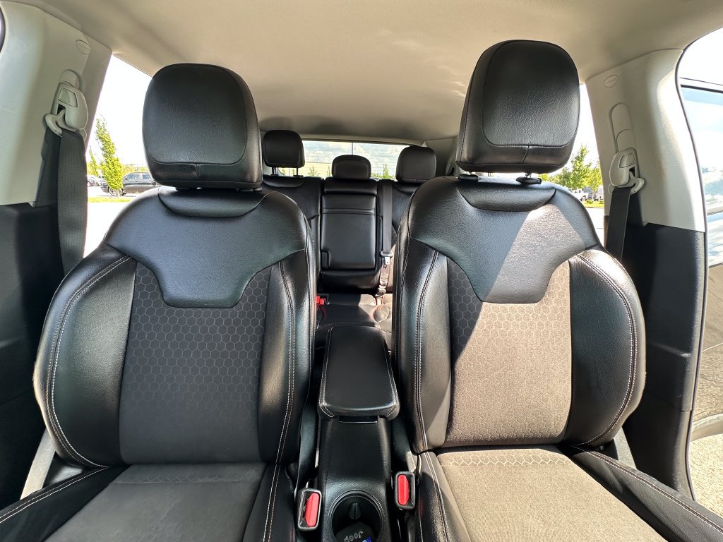 Used 2018 Jeep Compass Latitude w/ Popular Equipment Group AWD/4WD image 37
