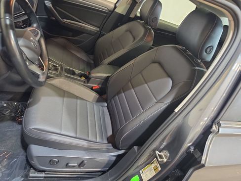Used 2024 Volkswagen Jetta SE FWD image 13