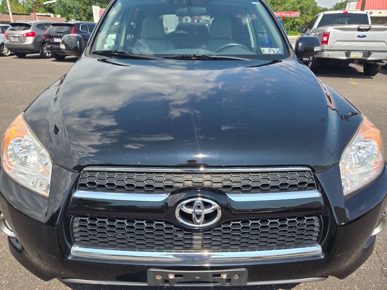 Used 2011 Toyota RAV4 Limited w/ Limited Extra Value Pkg AWD/4WD image 3