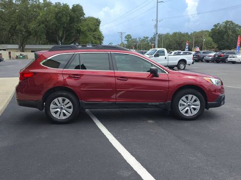 Used 2017 Subaru Outback 2.5i w/ Popular Package #2 AWD/4WD image 4