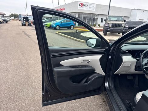 Used 2022 Hyundai Tucson Limited image 43