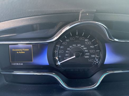 Used 2013 Lincoln MKS AWD image 8