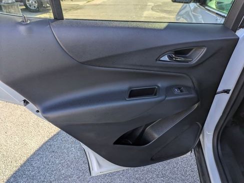 Used 2024 Chevrolet Equinox LT image 25