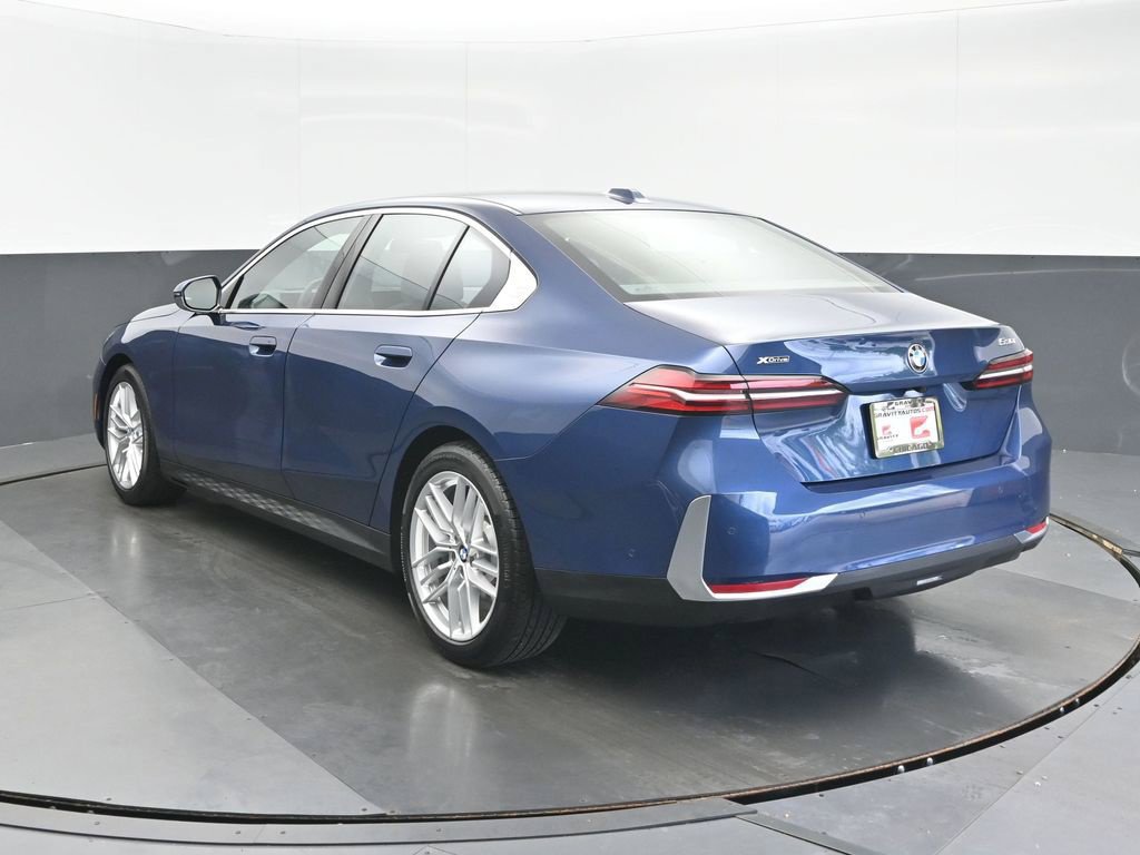 Used 2024 BMW 530i xDrive w/ Premium Package AWD/4WD image 5