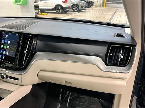 Certified 2024 Volvo XC60 B5 Ultimate w/ Climate Package image 18