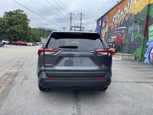 Certified 2024 Toyota RAV4 LE AWD/4WD image 4