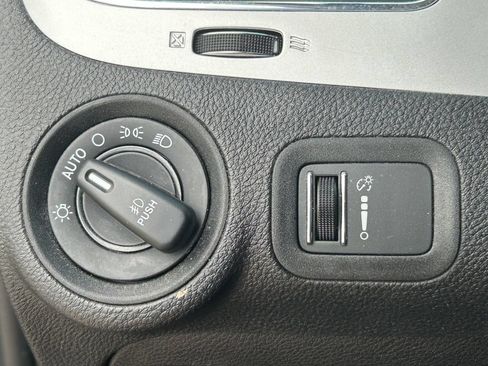 Used 2018 Dodge Journey SXT w/ Connectivity Group FWD image 23