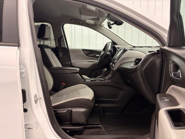 Used 2020 Chevrolet Equinox LS w/ LS Convenience Package AWD/4WD image 11