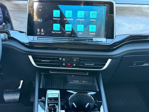 New 2026 Volkswagen Atlas SE FWD image 22