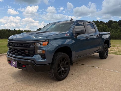 Used 2024 Chevrolet Silverado 1500 Custom Trail Boss w/ LPO, Dark Essentials Package AWD/4WD image 1
