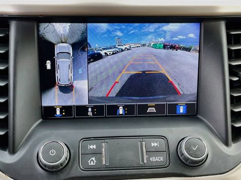Used 2023 GMC Acadia Denali w/ Denali Technology Package FWD image 14