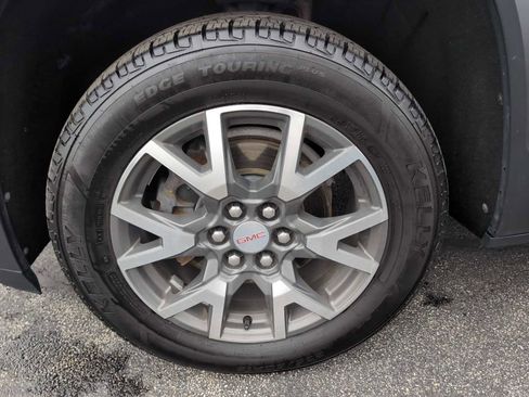 Used 2023 GMC Acadia SLE w/ Driver Convenience Package image 31