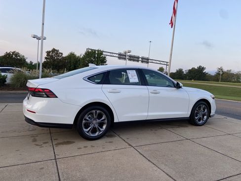 Used 2024 Honda Accord EX image 12